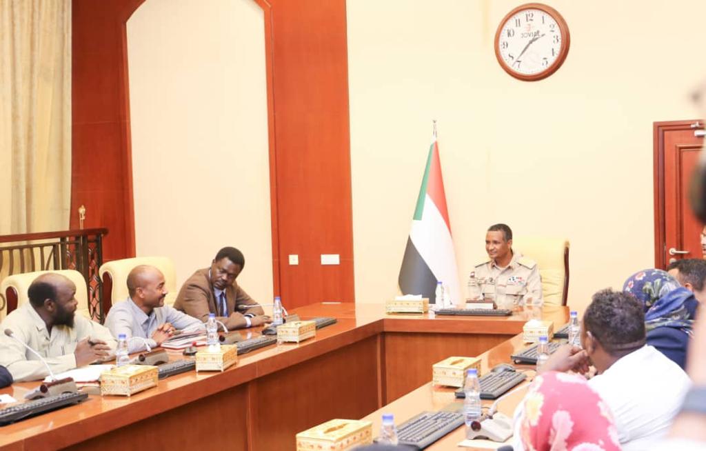 اللجنة الثلاثية للمكون العسكري تلتقي قوى التوافق الوطني