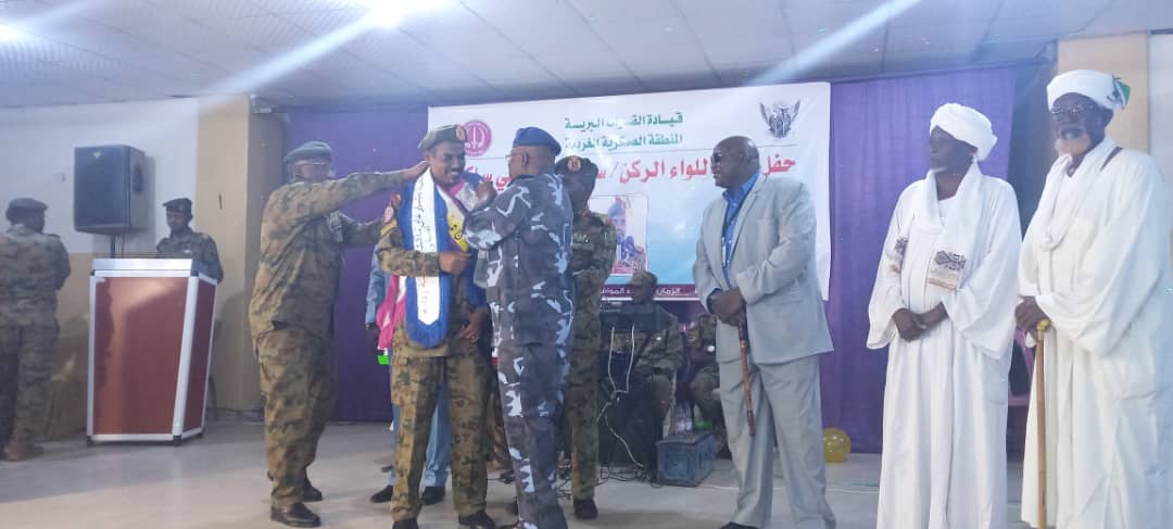 الفرقة (١٦) مشاة بجنوب دارفور تحتفل بوداع وتكريم اللواء بشير سعيد