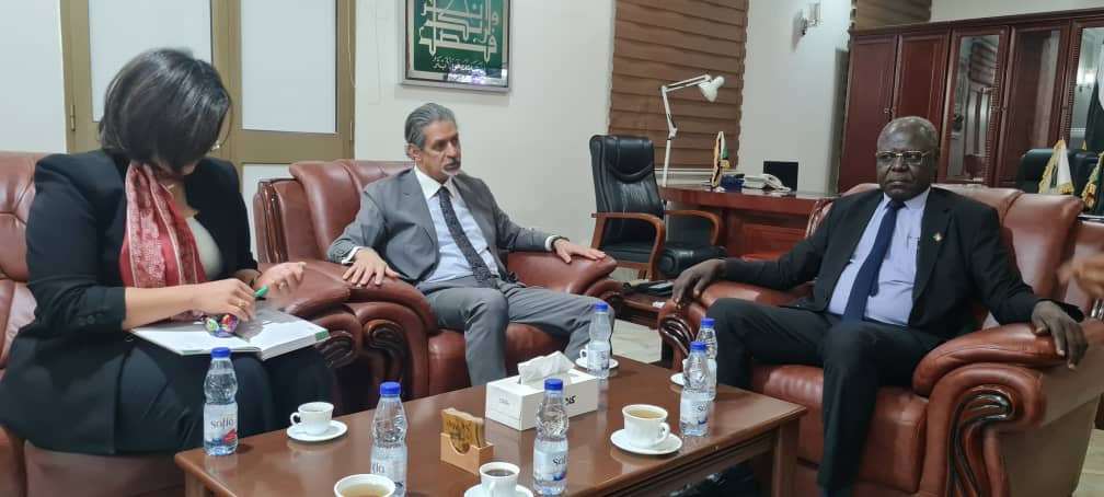 وزير الثقافة والإعلام يؤكد علي متانة العلاقات بين مصر والسودان وتطويرها في كافة المجالات