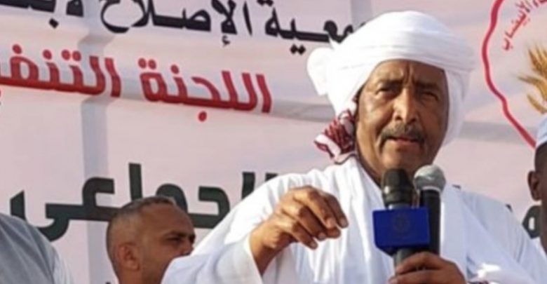 البرهان: لن ندخل في أي معارك مع تنظيمات سياسية