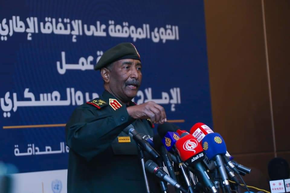 البرهان: الجيش سيكون تحت إمرة حكومة منتخبة