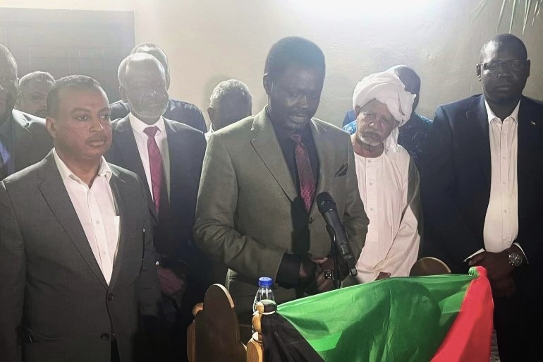 مناوي: ليس هناك أحزاب في السودان ويجب أن ندخل في حوار شامل لايستثني الإسلاميين