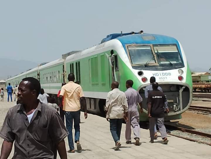 وصول الرحلة الثانية لقطار عطبرة حاملا 500 راكبا لبورتسودان