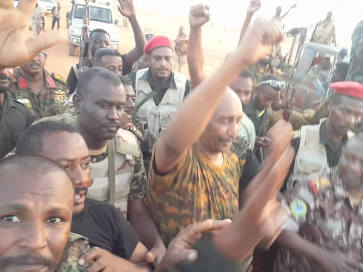 هل يُعجل انتقال البرهان من الخرطوم إلى بورتسودان بإنهاء الحرب؟
