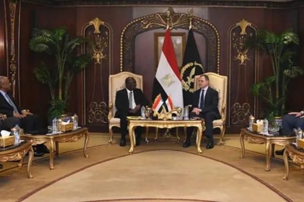 وزير الداخلية المصري يبشر السودانيين في مصرتبسيط وتسريع اجراءات التأشيرة والإقامة
